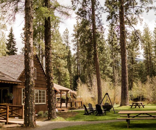 Lake Creek Lodge exterior