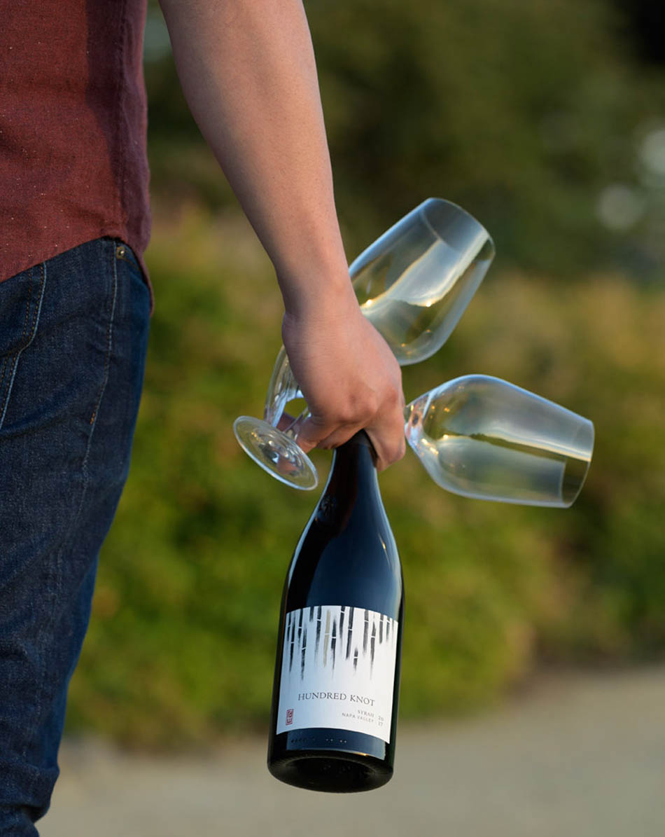 RD winery bottle and glasses